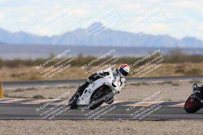 media/Nov-16-2025-Race Pace (Sun) [[8c5fa54630]]/Non Verified Riders (1st 20 Minutes)/5-Turn 15 (110pm)/